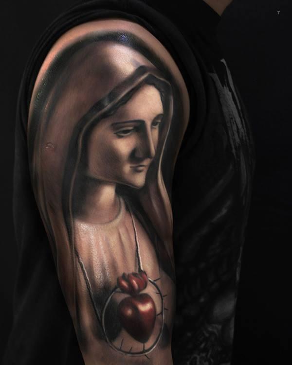 Maria with a sacred heart