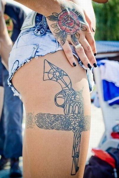 Gun on the hip